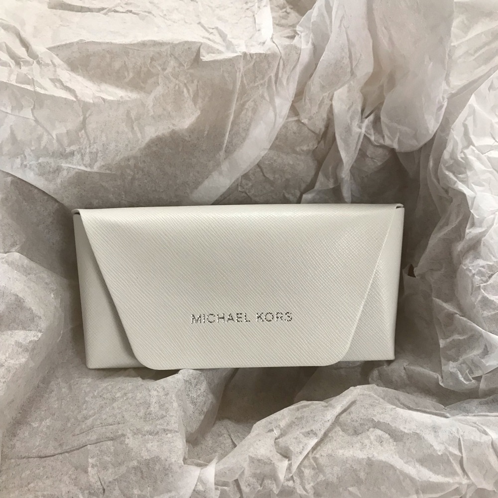 Michael Kors Women’s Sunglasses NEW w/ Box, Case, Ppwk, Towel Engraved MK - Picture 3 of 11